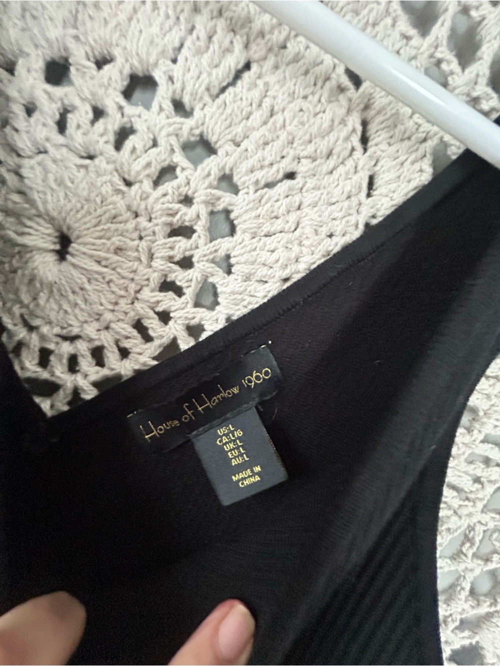 House of Harlow 1960 Black Ribbed V-Neck Tank size large - Picture 2 of 2